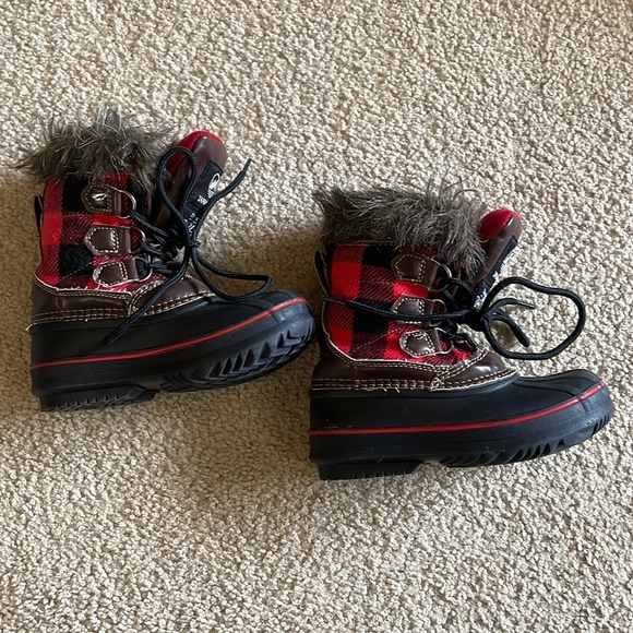 Tamarack Plaid Winter Boots - Picture 4 of 6